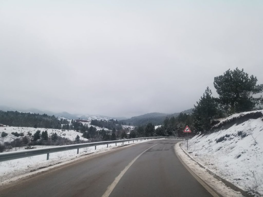 Do udhëtoni drejt Korçës këtë të dielë? Më parë lexoni si është situata e motit dhe rrugëve