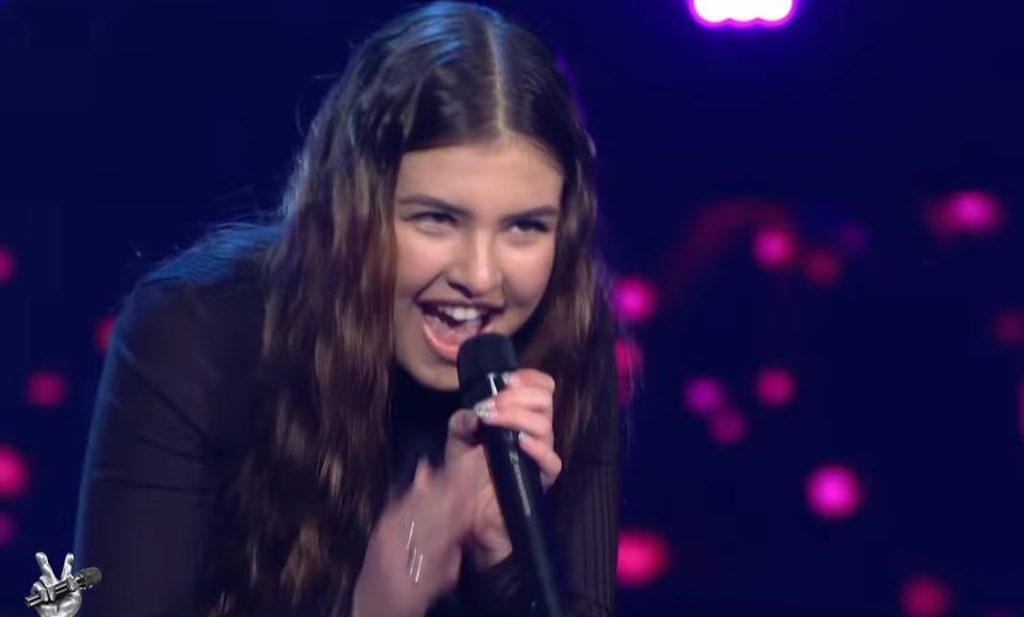 16-vjeçarja shqiptare mahnit Zvicrën me zërin e saj! (VIDEO)