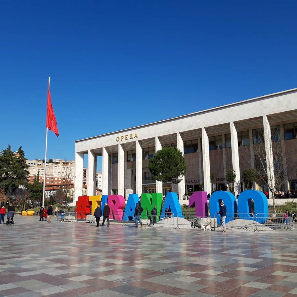 Bëni kujdes! Këto janë 3 vatrat e nxehta të COVID-19 në Tiranë
