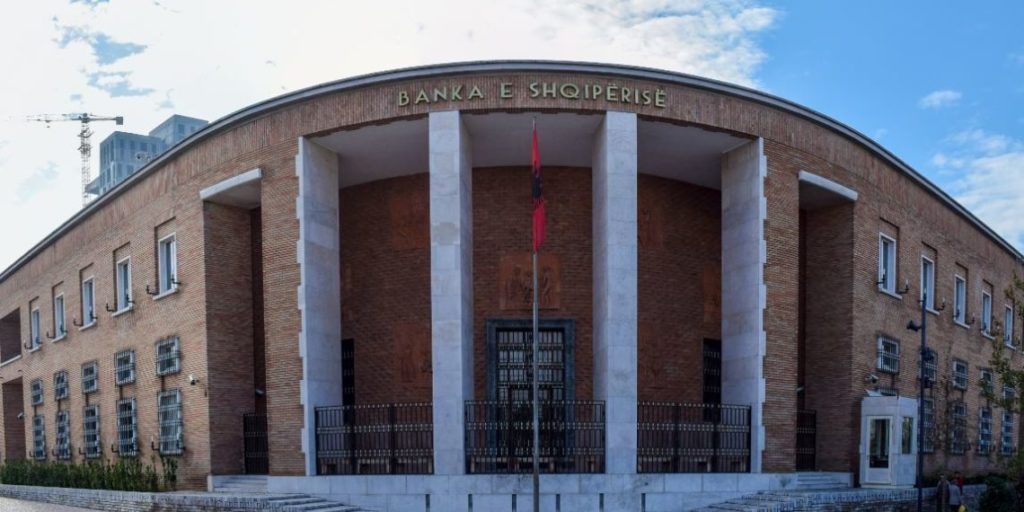 Koronavirusi, Banka e Shqipërisë shtyn pagesën e kredive me 3 muaj
