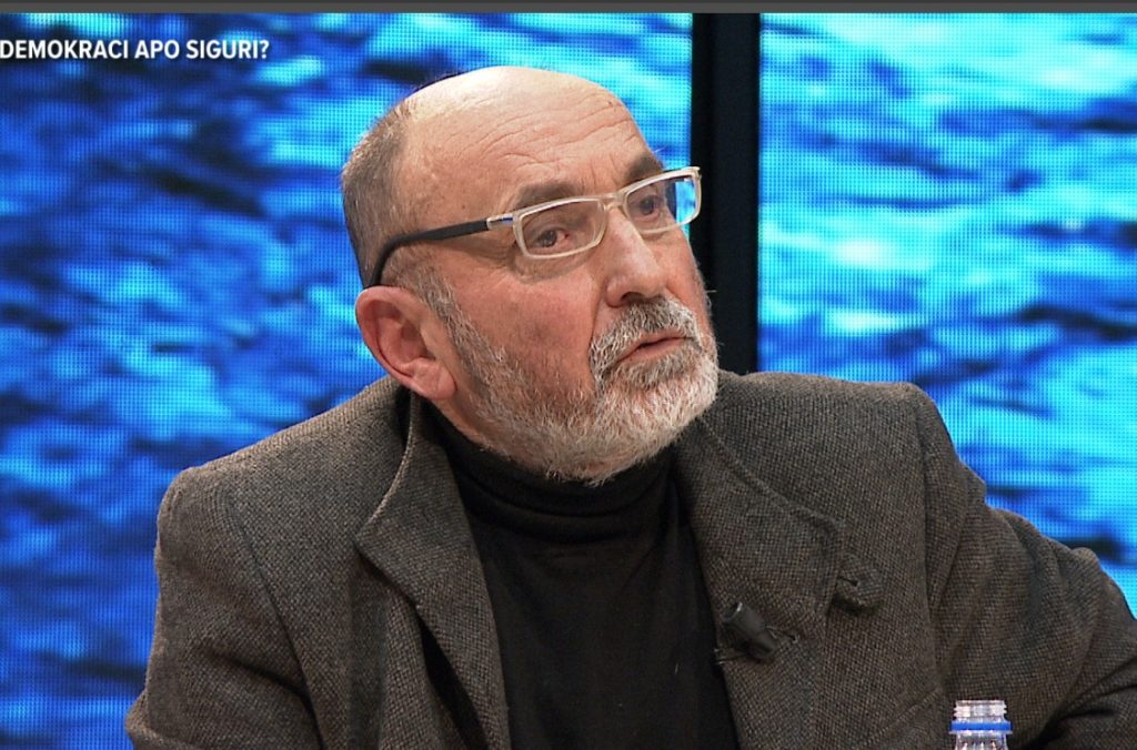 U kthye nga Italia, Fatos Lubonja në karantinë: “Nuk dal nga shtëpia para 14 ditëve”!