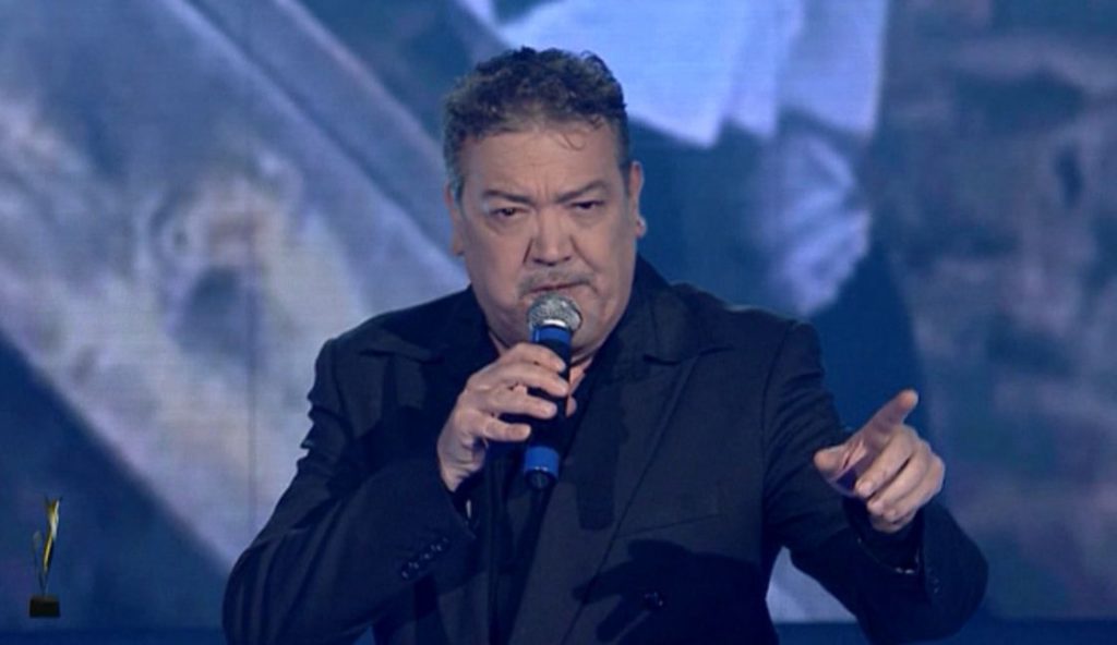 Kantautori shqiptar i shqetësuar: “Kam fëmijët në Itali, dalin një herë në 3-4 ditë!”