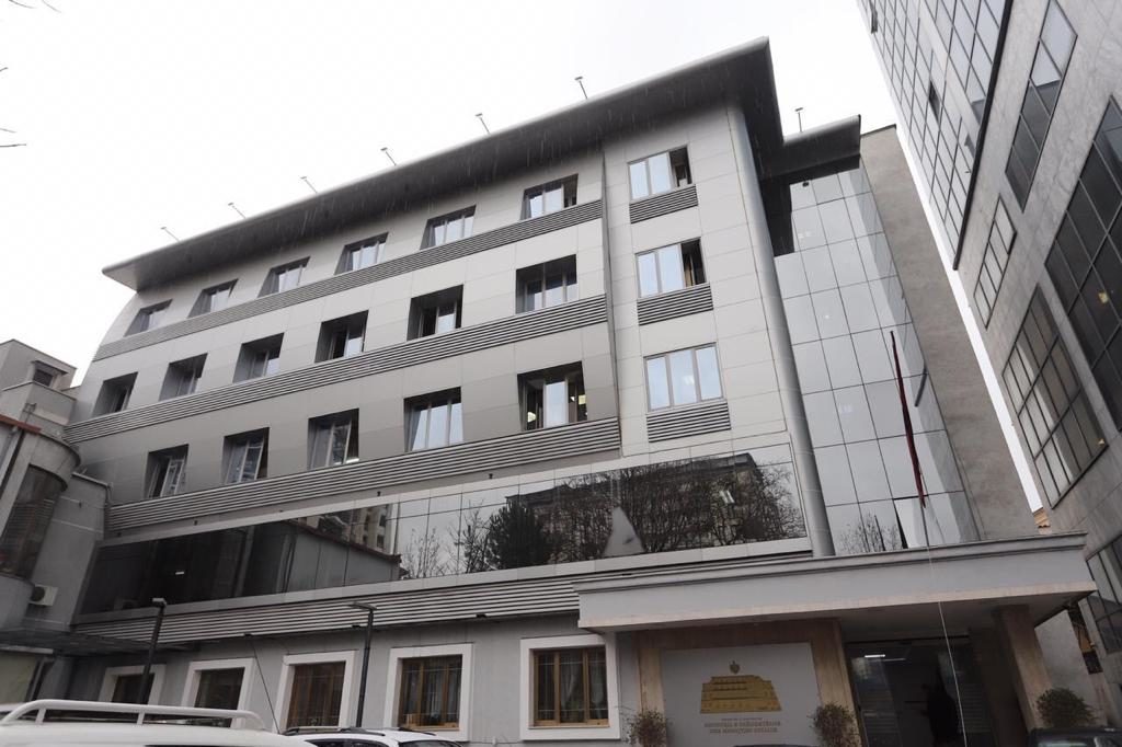 Tenderi rrufe i Ministrisë së Shëndetësisë konfirmon dyshimet: Mungojnë respiratorët