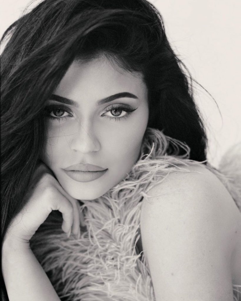 Për të dytin vit, Kylie Jenner shpallet miliarderja më e re në botë self-made