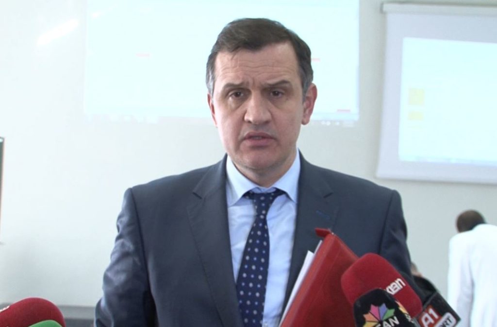 “Nuk kishim ku t’i çonim lekët!”, Të moshuarit letër ironizuese ministrit Beqaj pasi propozoi të ulë pensionet