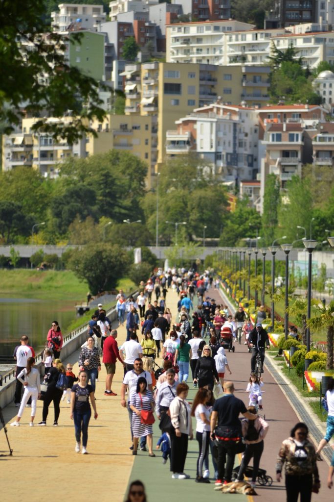A ishte izolimi gati 2-mujor një vrimë e madhe në ujë?