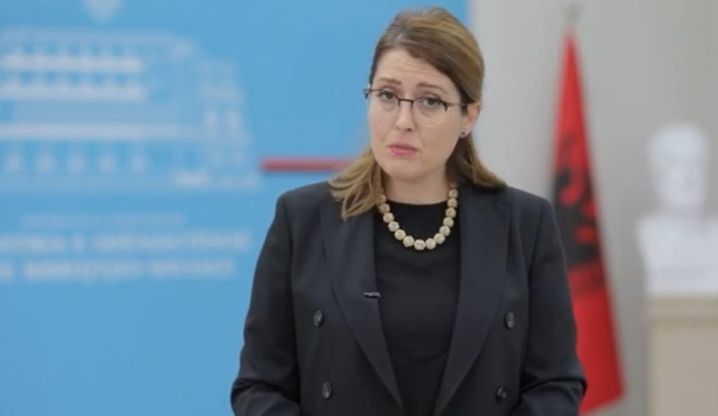 Nga java tjetër më shumë kohë për të bërë pazar, Manastirliu tregon si do bëhet rihapja pas koronavirusit: “Lehtësimi përfshin 4 faza”