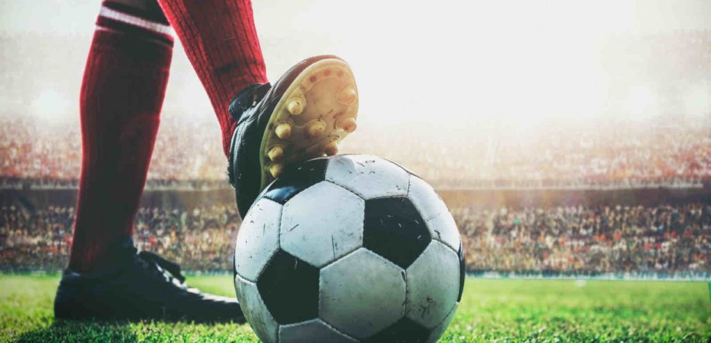 COVID-19 ndryshon rregullat e lojës, tani futbolli nuk do të jetë më i njëjti!