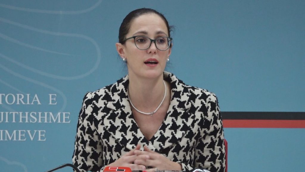 Drejtoresha e Tatimeve: Për paketën e parë s’kanë aplikuar 3,800 biznese, të aplikojnë se përfitojnë 6,500 punonjës