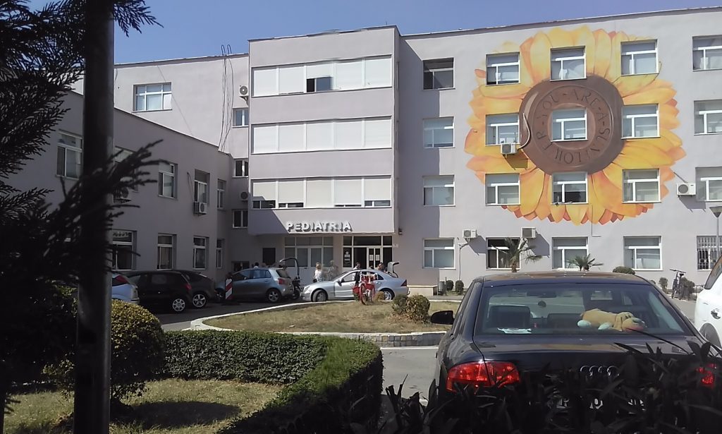 Kryeinfermierja e pediatrisë në QSUT me COVID-19, testohet i gjithë stafi