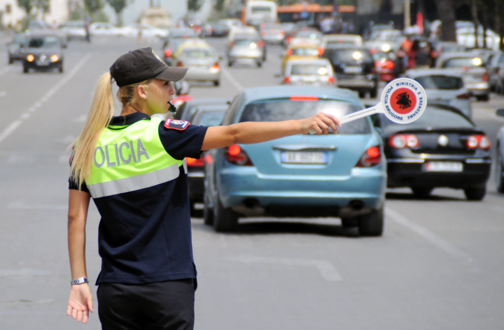 Shkelën masat parandaluese për Covid-19, policia heq 33 patenta dhe gjobit 719 këmbësorë