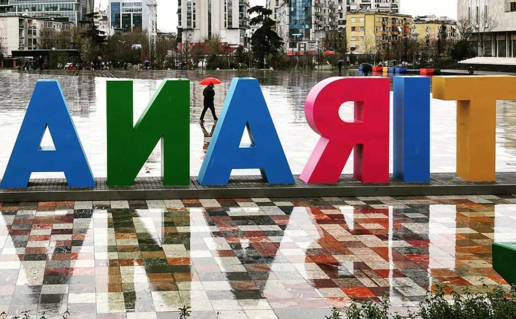 Sot mos iu ndani çadrës, po në fundjavë si parashikohet moti?