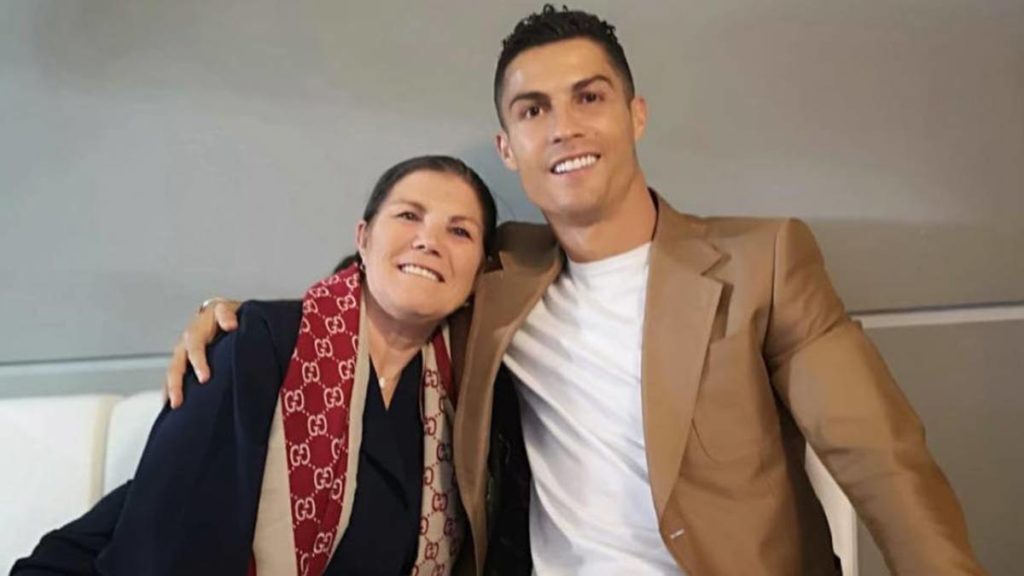 E ëma e Cristiano Ronaldo feston ditëlindjen dhe futbollisti i ka bërë dhuratën super luksoze