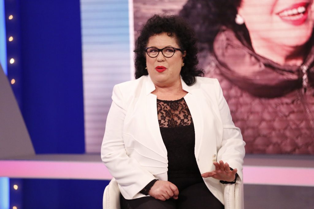 “Maskara, më ke përndjekur?” Këngëtarja shqiptare tregon skenën e xhelozisë së bashkëshortit