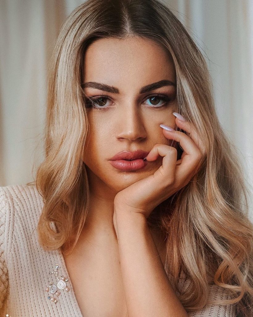 “Mendova se do përfundoja prostitutë”, Antoneta e “Për’Puthen” rrëfen për herë të parë situatën e frikshme në Serbi