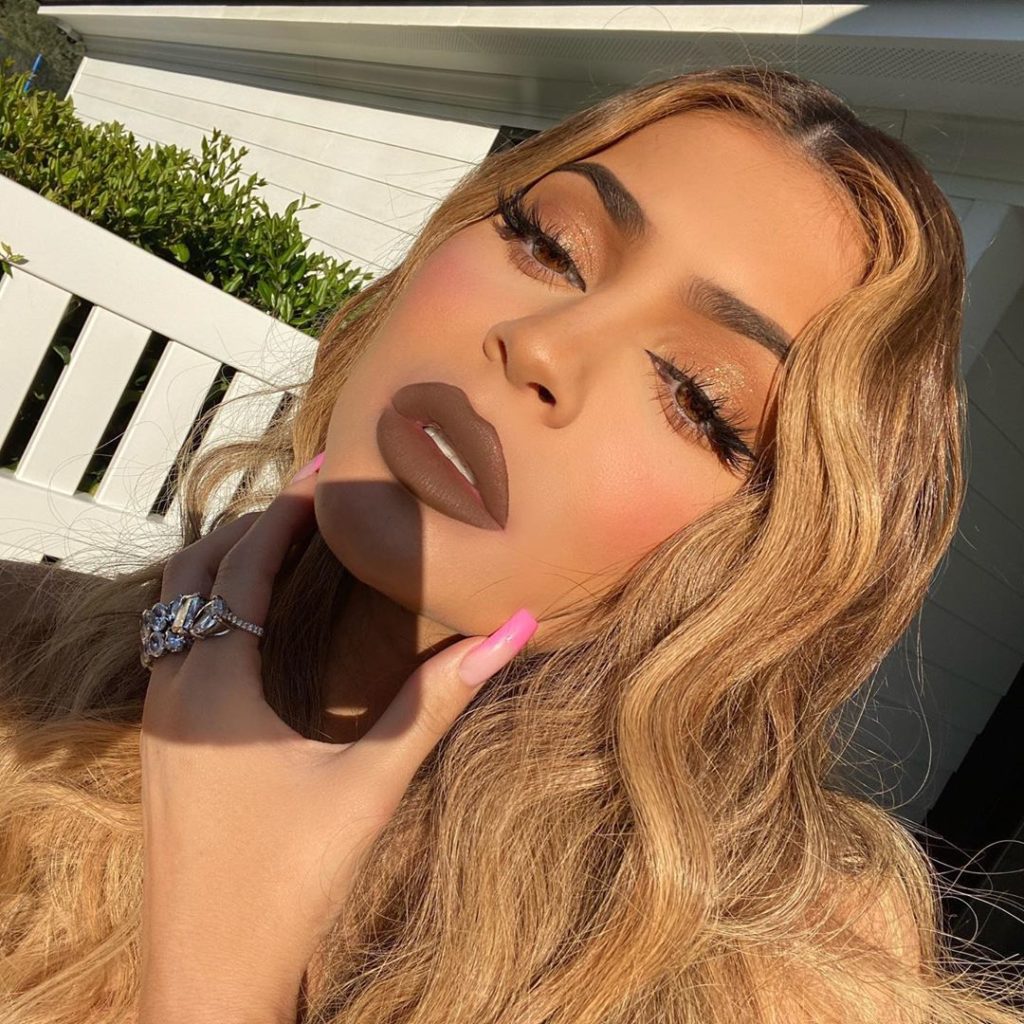 Miliarderja më e re për të dytin vit radhazi, por ja si e ka fituar Kylie Jenner gjithë këtë pasuri