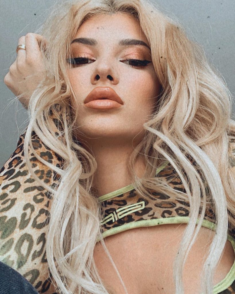 Kthim në origjinë? Era Istrefi shfaqet në studion e këtij artisti dhe kjo mund të jetë dhurata më e bukur që mund të na bëjnë në këtë periudhë