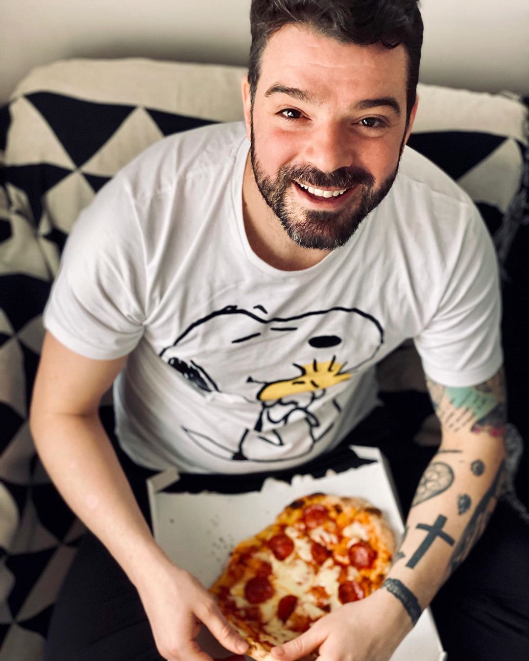 Karantinë në bregdet! Dj Sardi konfirmon lidhjen e re të dashurisë, por cila është vajza që i rrëmbeu zemrën?