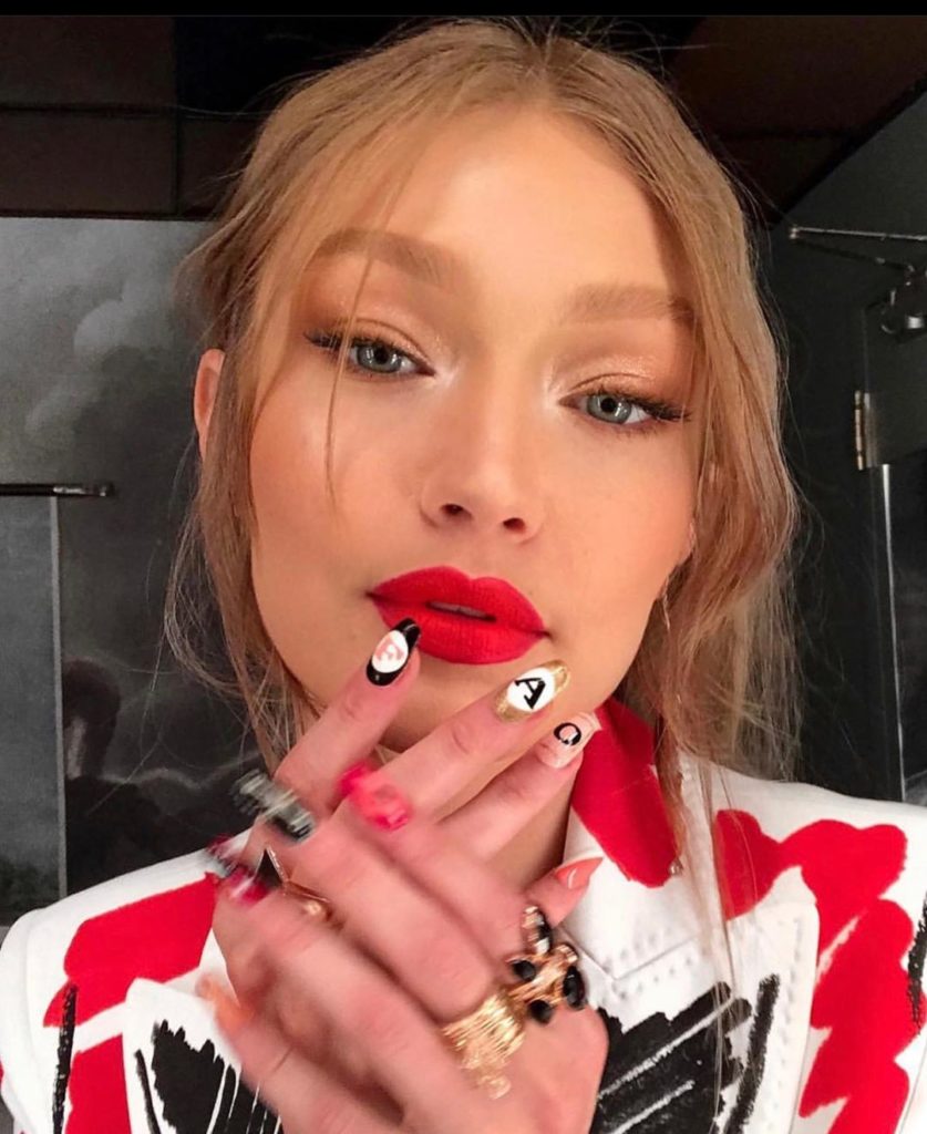 Gigi Hadid konfirmon shtatzëninë dhe zbulon nepsin e saj të çuditshëm!