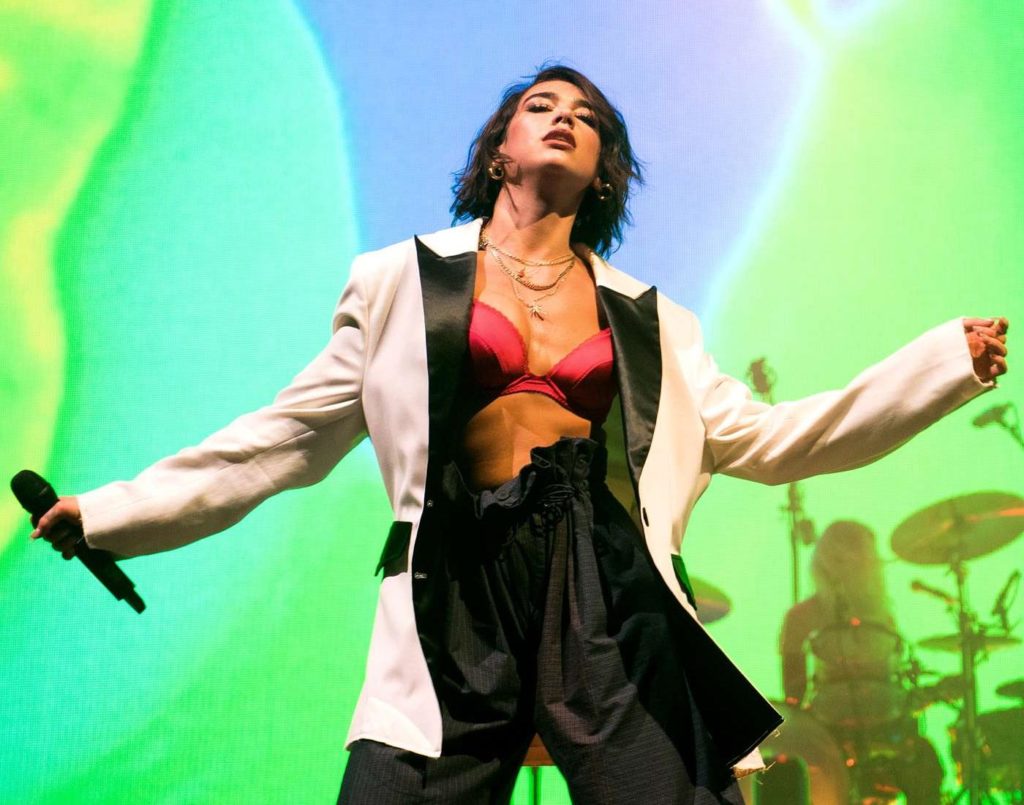 A do të mbahet “Sunny Hill” në gusht? Dua Lipa tregon se çfarë do të ndodhë sivjet me festivalin e famshëm