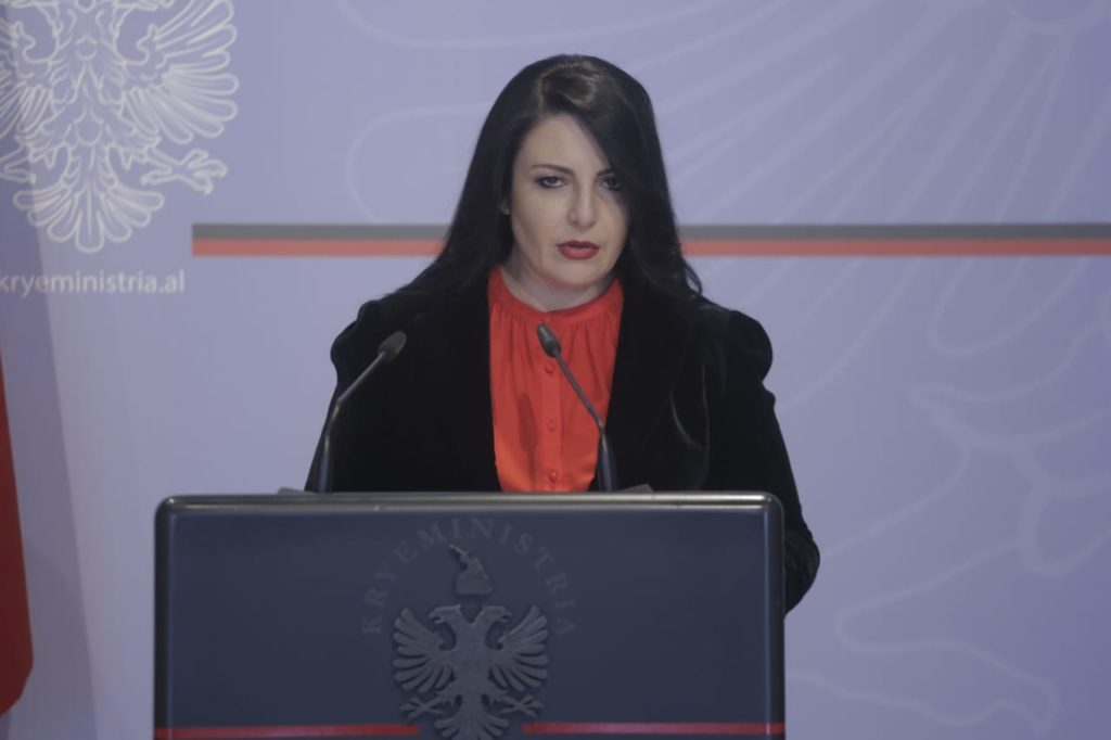 Thirrjet për ndihmë shtetit, ministria e Infrastrukturës hesht për të disatën herë përballë kërkesave të shoqatave të transportit