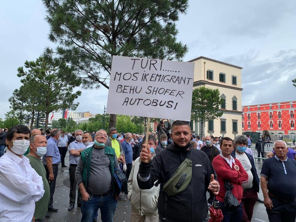 Nuk nisi as sot! Shtyhet hapja e transportit publik deri në plotësimin e këtyre kushteve!