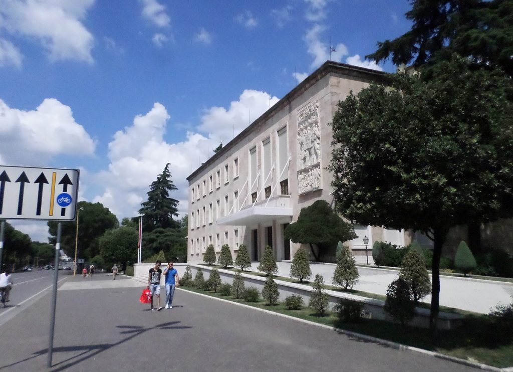 Të infektuar me COVID-19 në Kryeministri? Flet shefja e Inspektoriatit Shëndetësor Shtetëror