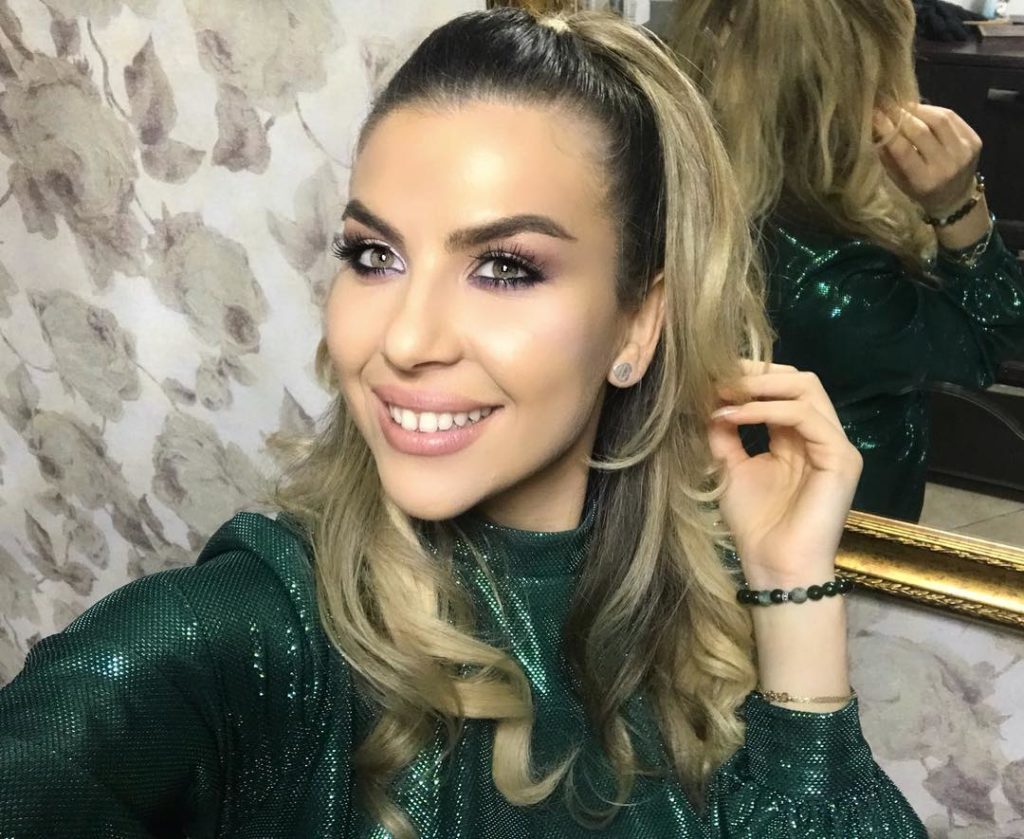 Olta Boka konfirmon pritjen e ëmbël dhe zbulon gjininë e bebushit me foton përrallore! Po prit pak, unazë është ajo?
