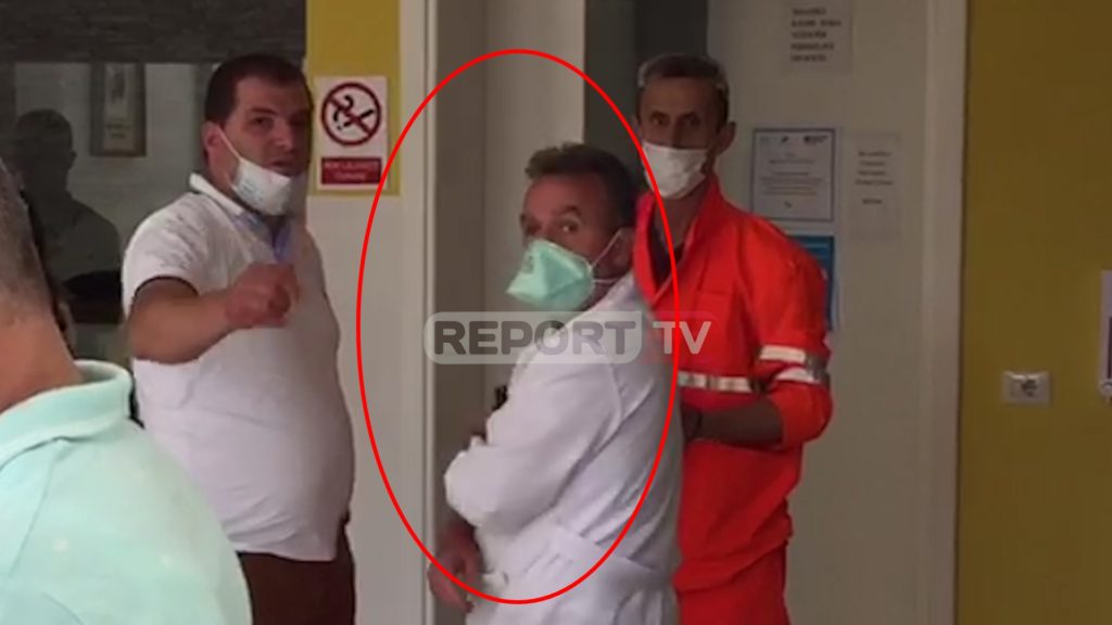 Skandal/ Mjeku dhe gruaja e tij e infektuar me Covid-19 refuzojnë karantinimin, shkojnë në punë e në kafe normalisht