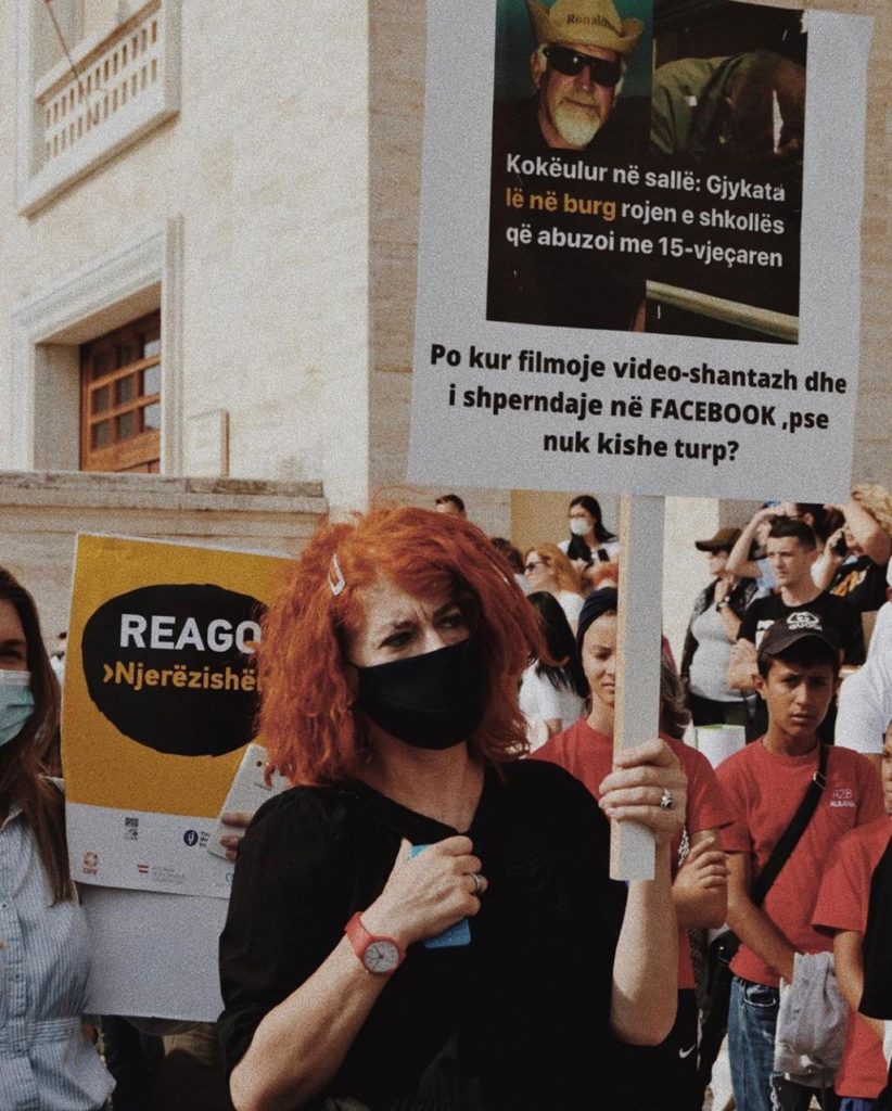 “Për fëmijërinë e vjedhur”, pas Tiranës nis edhe në Korçë protesta paqësore kundër abuzimeve seksuale