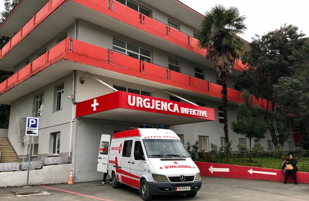 Shënohet viktima e dytë për sot tek Infektivi, ndërron jetë i moshuari me Covid-19