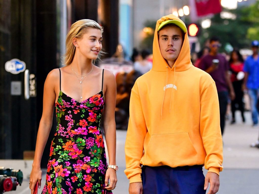 Justin Bieber dhe Hailey janë yjet e klipit të ri të Drake dhe DJ Khaled “Popstar” (VIDEO)