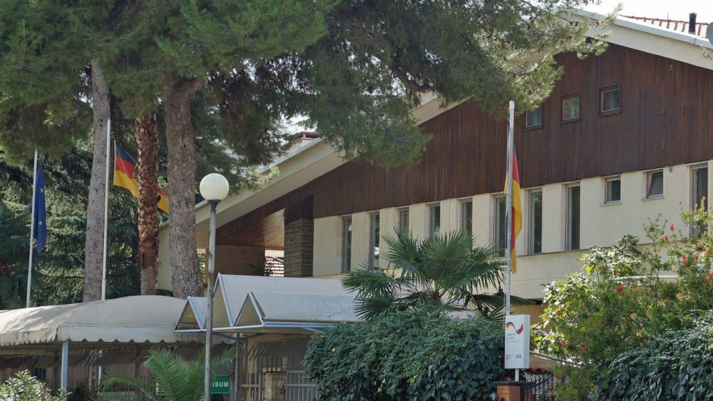 S’jepen më viza për në Gjermani, Ambasada në Tiranë mbyll zyrën