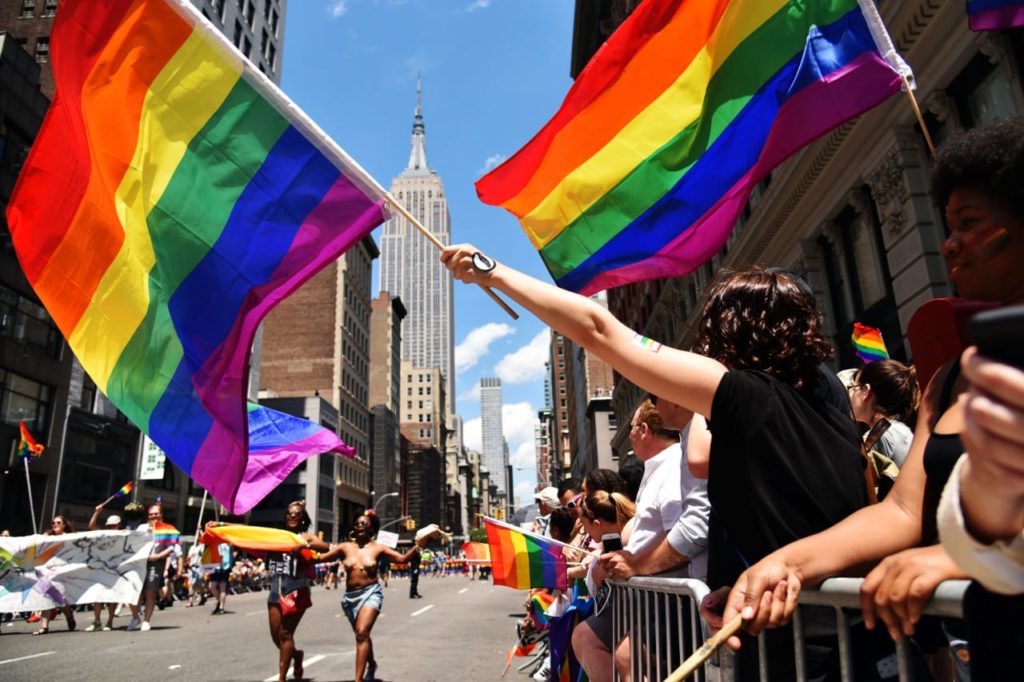 I pari vend jashtë BE! Shteti fqinj njeh ligjërisht martesat e çifteve të komunitetit LGBT