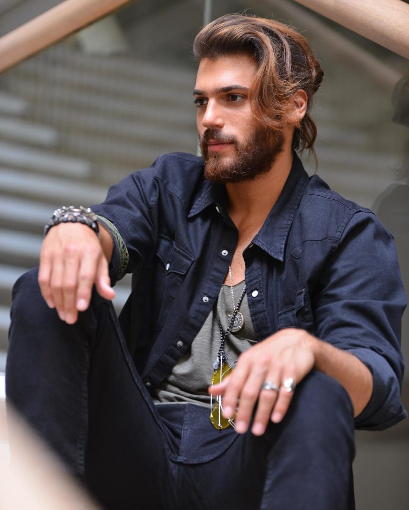 Ups, telashe në horizont! Can Yaman përfundon në gjykatë për shkak të serialit të ri