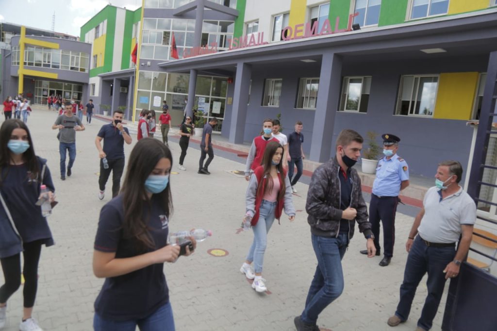 Kush i nxorri tezat e provimeve të Maturës 2020? Ja si do të identifikohen autorët