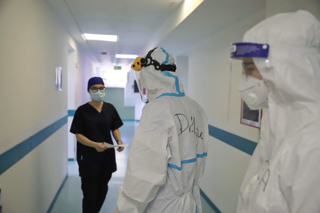 Tjetër viktimë nga COVID-19! 60-vjeçari që ndërroi jetë, me profesion taksist