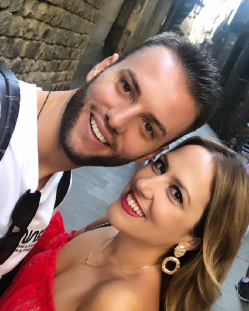 Nuk e dinim kaq romantik! Surprizën që Eduarti i bëri Arbanës do e donte çdo femër! (FOTO)