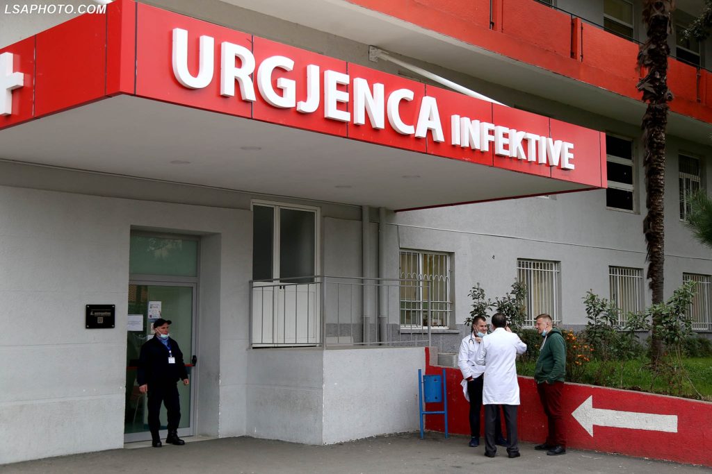 E fundit: 2 jetë të humbura dhe më shumë se 100 të infektuar me COVID-19 brenda 24 orëve në Shqipëri