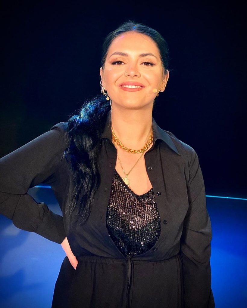 Ehh, i ka dashuria këto! Fifi tregon një herë e mirë si i ka punët me zemrën!