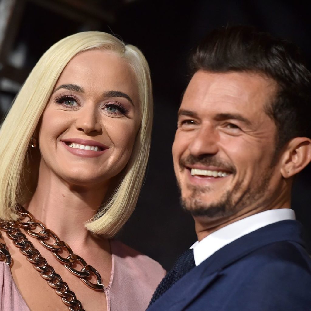 Katy Perry dhe Orlando Bloom bëhen prindër të një vajze dhe zbulojnë emrin e veçantë të vogëlushes!