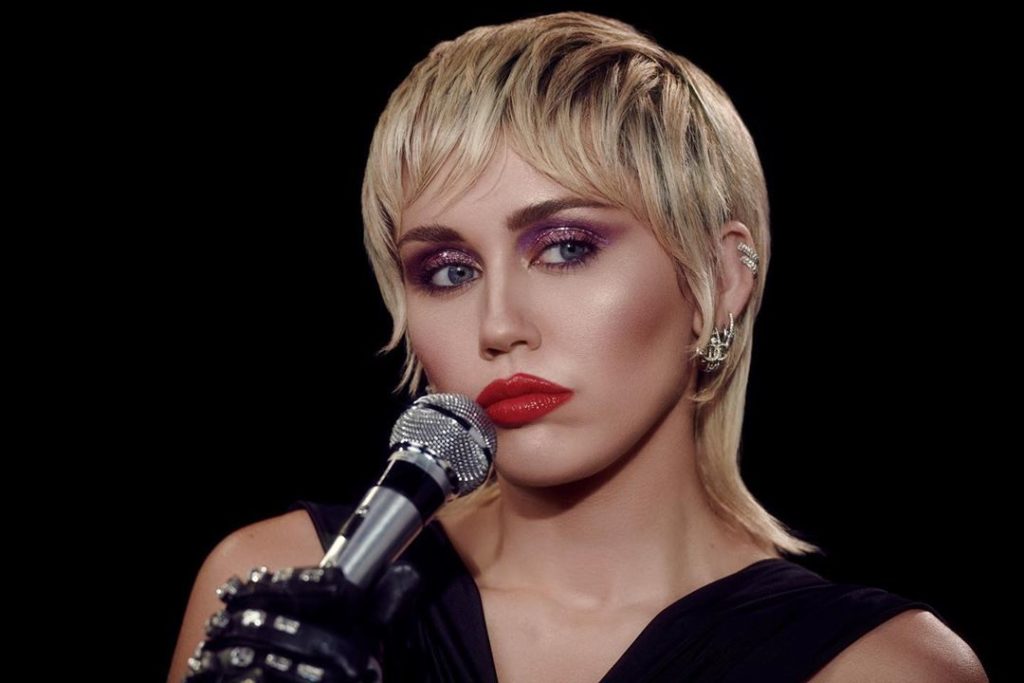 “Do të më mungosh gjatë gjithë jetës”! Miley Cyrus humb njeriun e shtrenjtë pak pas ndarjes
