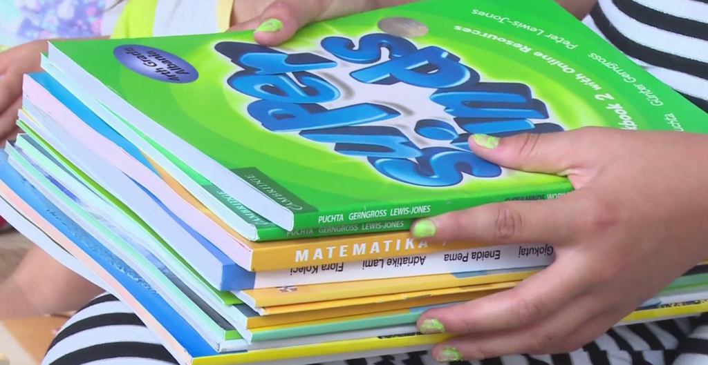 Librat falas nga klasa e parë në të 7! Përfitojnë edhe kategori të veçanta