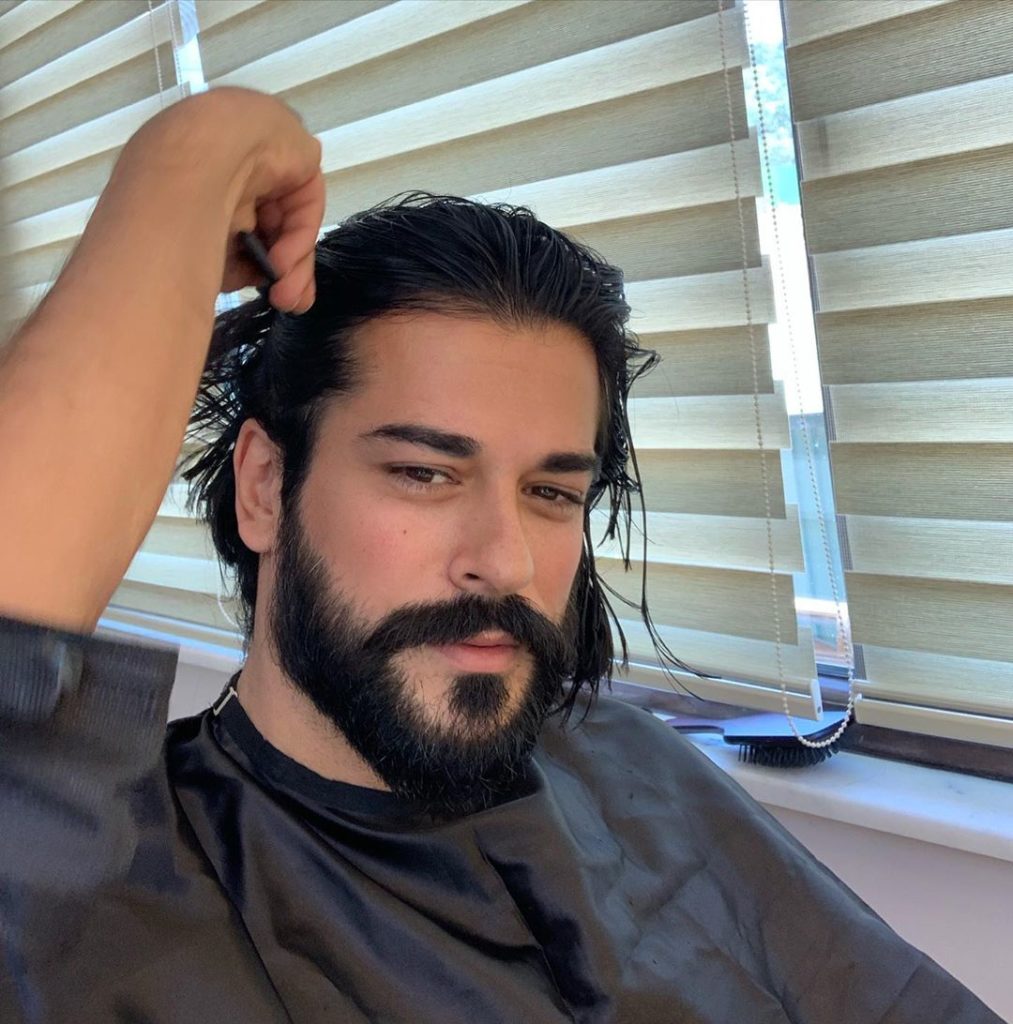 Burak Ozçivit preu flokët e gjatë dhe bota nuk është më njësoj! (FOTO)