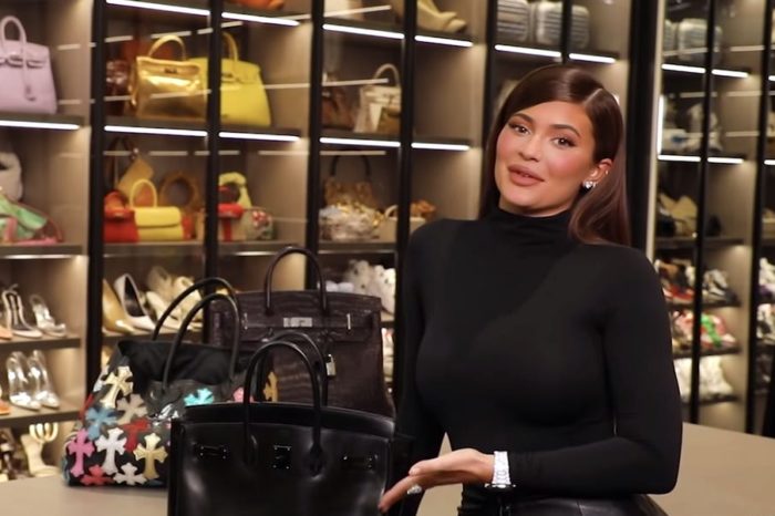 Kylie Jenner zbulon çfarë mban brenda çantës së saj dhe fansat mbetën të zhgënjyer