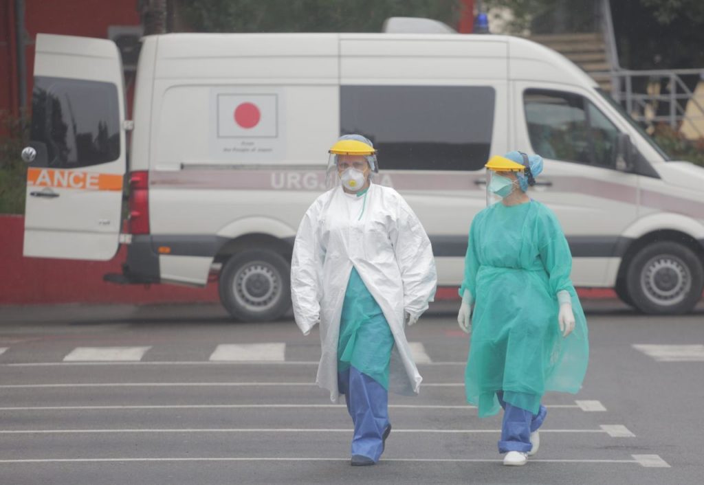 4 viktima dhe numër i lartë të infektuarish me COVID-19 brenda 24 orëve në Shqipëri