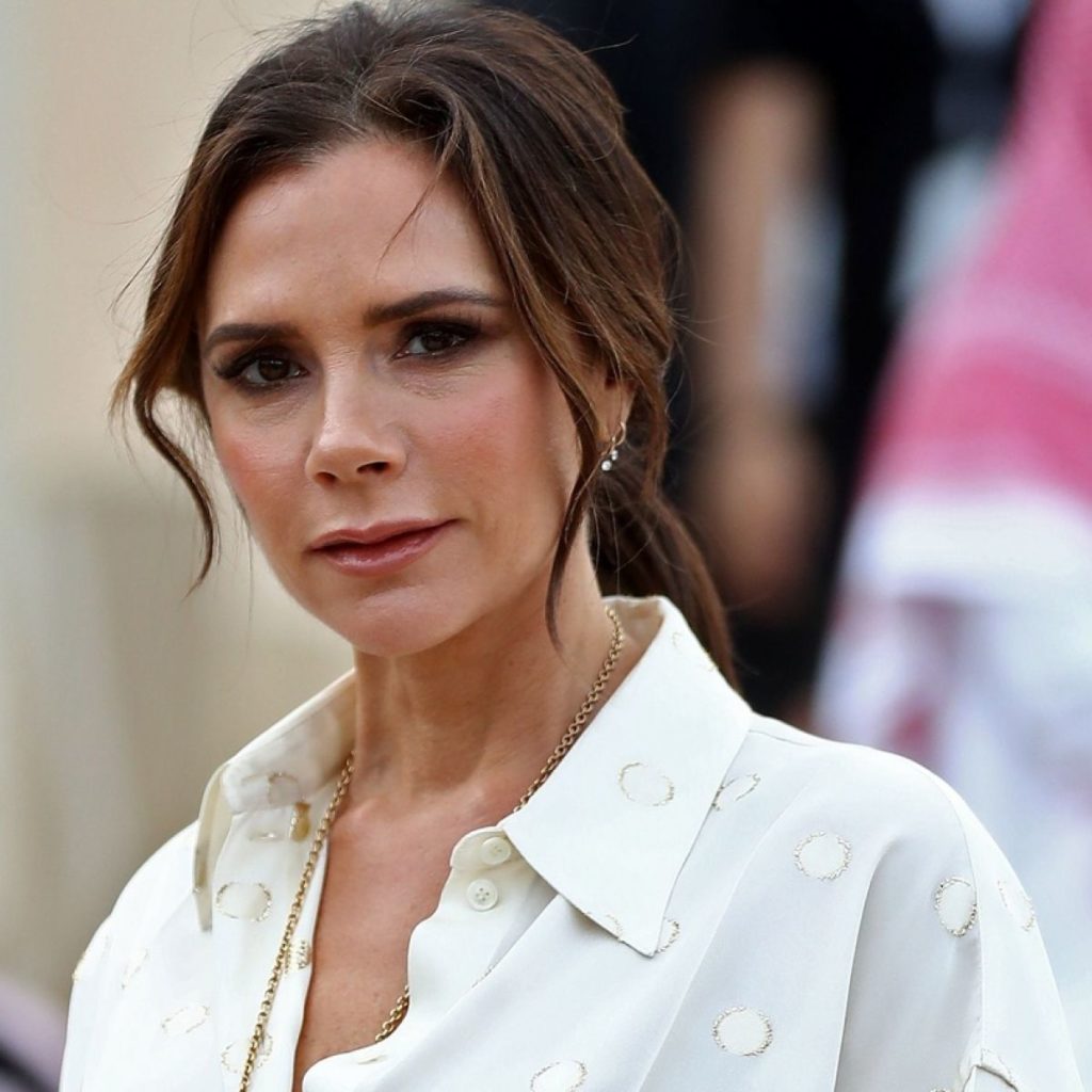 Victoria Beckham poston imazhin e një modeleje gjysmë nudo dhe të gjithë fansat ju kthyen kundra