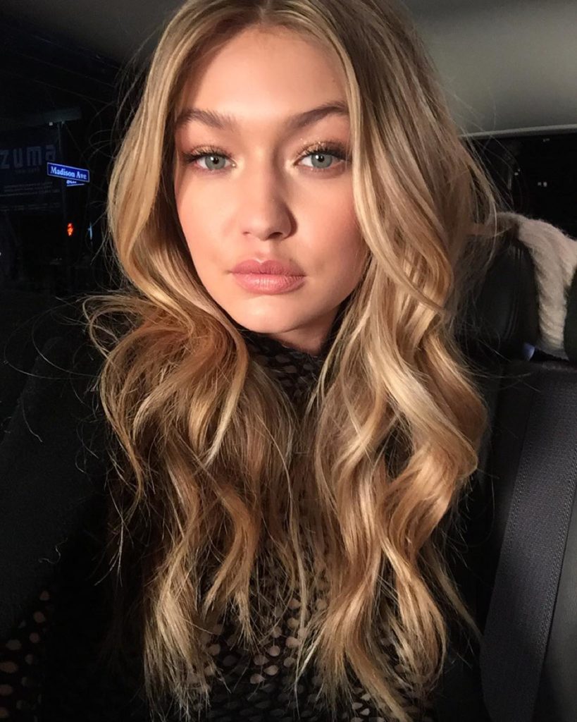 Gigi Hadid shfaqet për herë të parë në publik pasi u bë mami dhe na mahniti!