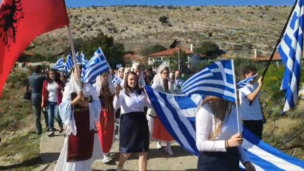 Ja kush e detyroi gjeneralen shqiptare të bëjë roje nderi tek varrezat e grekëve