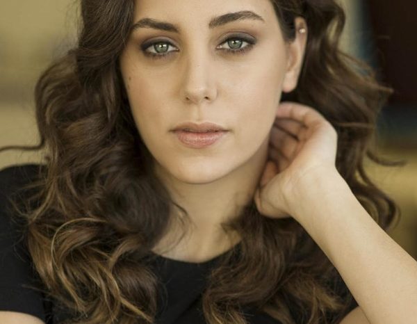 Aktorja e famshme e serialeve turke po bëhet nënë për herë të parë!